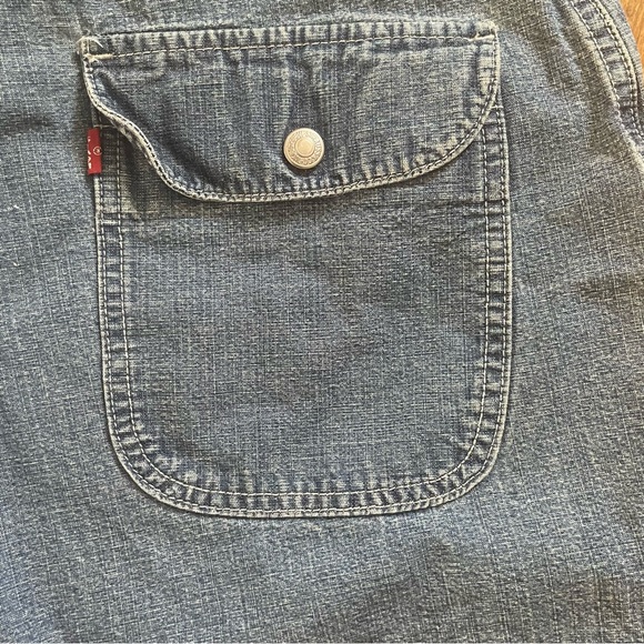 Vintage Levi’s Wide leg Mid Thigh Jean Shorts - Picture 4 of 9